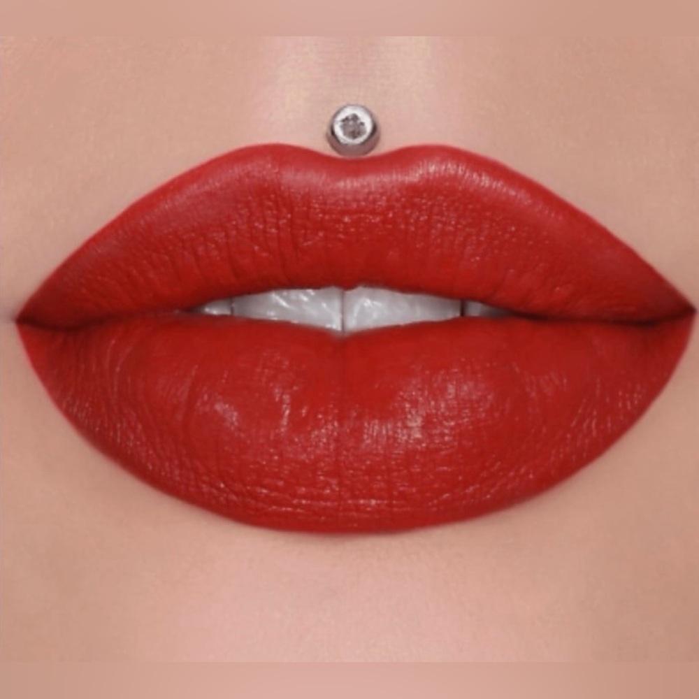 Jeffree Star Velvet Trap Lipstick-Best Hair